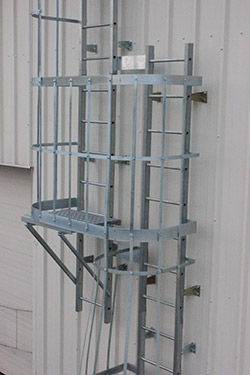 offset platform fixed ladder